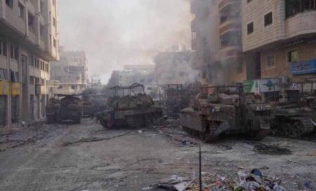 تانک‌های منهدم شده صهیونیست‌ها در یکی از محورهای نبرد در غزه/ عکس روز