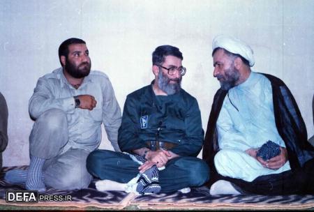 عکس/ شهید «محمدرضا زاهدی» در کنار رهبر معظم انقلاب اسلامی 