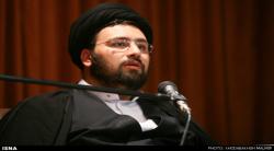سید علی خمینی: رهبری تنهاست
