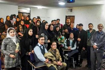 نشست نقد آثار هنرمند آزاده ی جانباز در دانشکده ی خبر شیراز 