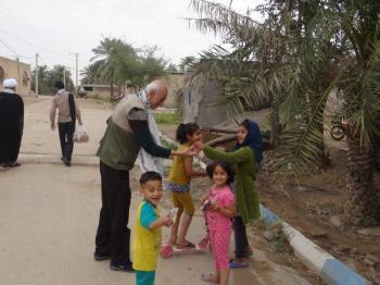 حضور گروه جهادی ایثارگران بدون مرز در مناطق سیل زده خوزستان 