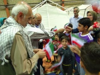 حضور گروه جهادی ایثارگران بوشهر در مناطق سیل زده لرستان