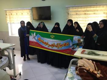 دیدار خواهران بسیجی از جانبازان نخاعی مرکز توانبخشی خوزستان