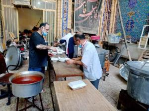 توزیع مواد غذایی هیات مکتب سردار سلیمانی به نیازمندان  آبادانی