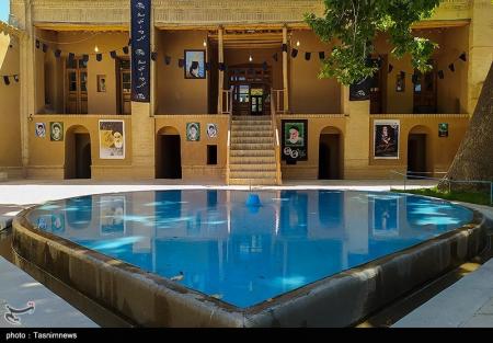 معماری بیت امام خمینی (ره) در مرکزشهرخمین
