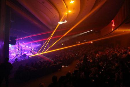 کنسرت -نمایش «راه عشق» در برج میلاد تهران 