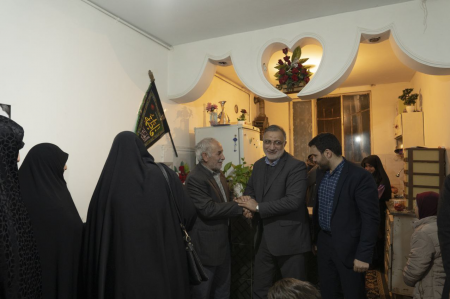 دیدار یلدایی شهردار تهران با خانواده شهید عجمیان+تصاویر