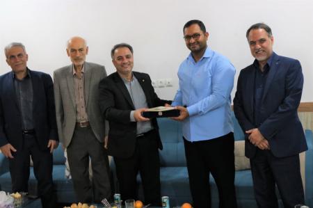 دیدار مسئولان شرکت فرودگاه‌ها و ناوبری هوایی با خانواده شهید بوشهری 