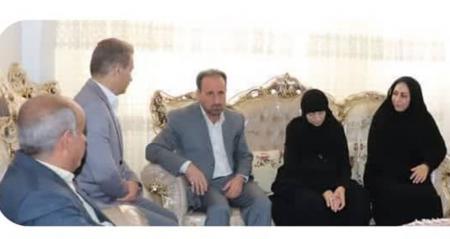 مدیرکل بنیاد شهید استان ایلام به دیدار خانواده شهدا رفت