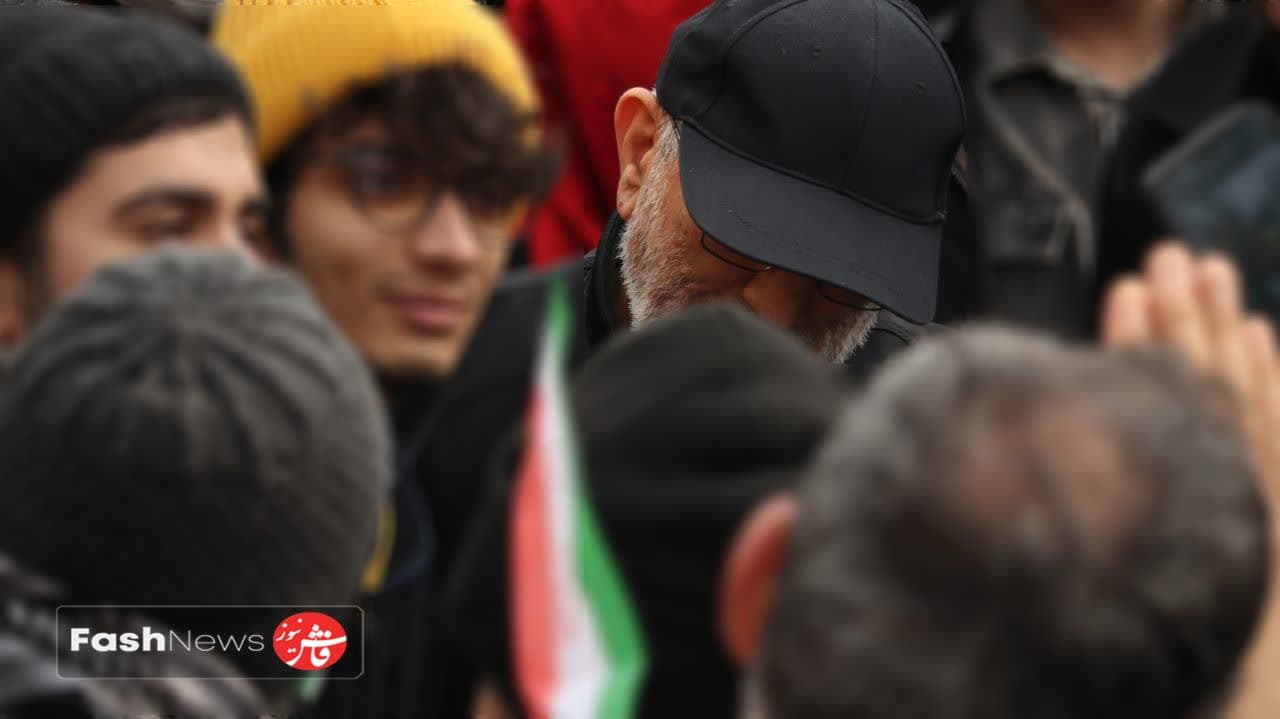 سردار قاآنی در راهپیمایی 22 بهمن