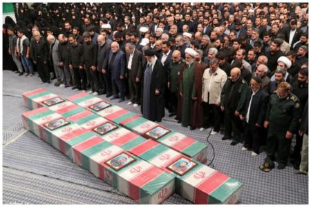 نحوه حضور ایثارگران در مراسم اقامه نماز بر پیکر شهیدان دولت