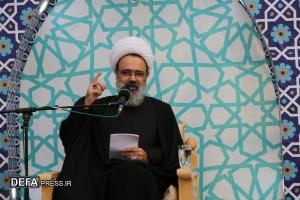 قرائت دعای عرفه در باغ رضوان اصفهان در جوارشهدای گمنام/تصاویر