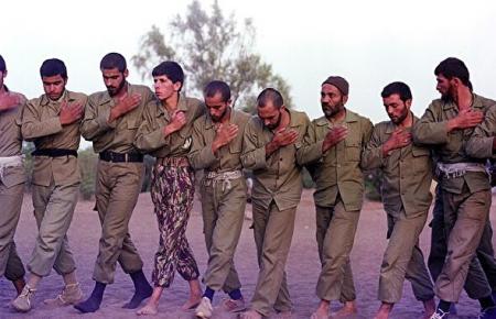 فیلم/ سینه زنی شب اول محرم در جبهه قبل از عملیات بیت المقدس