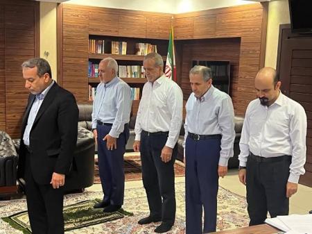تیم سیاست خارجی  روحانی هدایت سیاست داخلی و خارجی دولت پزشکیان را در دست می گیرد