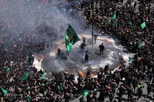 مراسم خیمه سوزان عاشورا در چهارراه گلوبندک/تصاویر