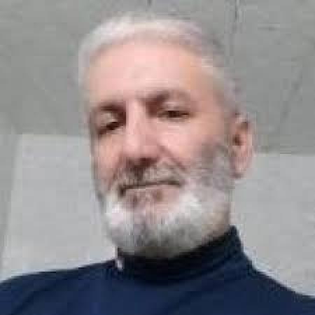 آب در آسیاب دشمن نریزیم!