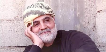 ماجرای چفیه دخترانه حاج قاسم و عکسی که به یادگار ماند!