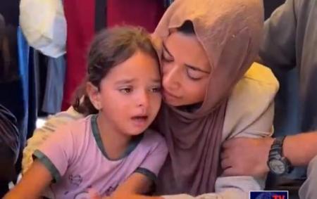 وداع دختر فلسطینی با پدر بعد از شهادت/فیلم