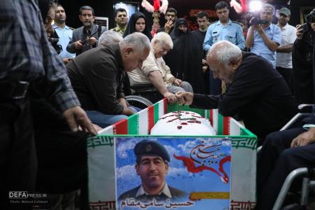 وداع با پیکر شهید سامی‌مقام در معراج شهدا/تصاویر