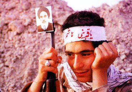عکس ماندگاری که عکاسش همراه حاج‌احمد متوسلیان در لبنان اسیر شد