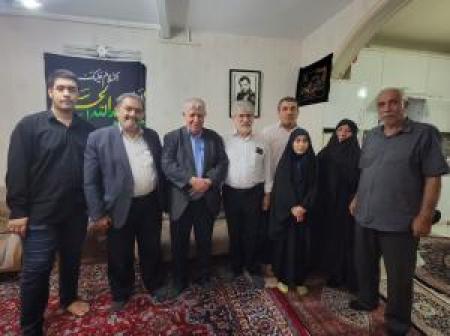 دیدار خادمان شهدای غریب با خانواده شهید ستاری