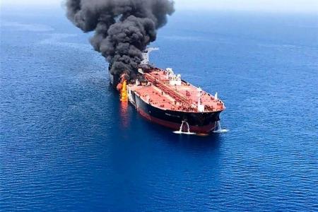 نیروهای مسلح یمن چند ناو و ناوشکن آمریکا را هدف قرار دادند