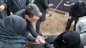 مراسم بدرقه و تدفین دایی بهمن نخاعی‌ها برگزار شد