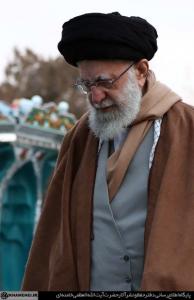 تصاویر حضور رهبرانقلاب در گلزار شهدا