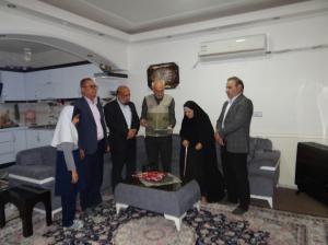 دیدار گروه جهادی ایثارگران با خانواده طلبه نخبه شهید