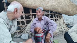 اردوی جهادی ایثارگران در تنگنای نابسامانی‌های بشاگرد+عکس
