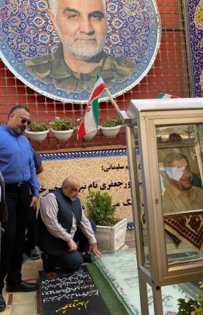 مشاور جانباز وزیر و مسئول دفتر وزارت خارجه در کرمان، سردار دل‌ها و هم‌رزمانش را زیارت کردند/تصاویر