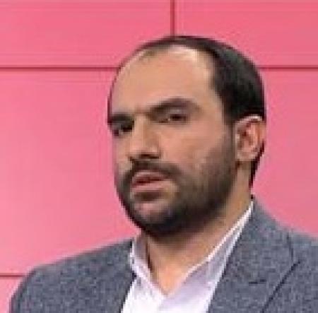 در این جنگ چند چندیم؟ 