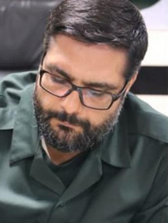 ایستاده مردن بهتر از زندگی بر روی زانوست!