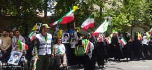 تجمع اعتراضی جمعی از خانواده شهدا و ایثارگران برگزار شد