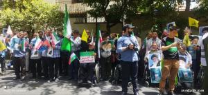 تجمع اعتراضی جمعی از خانواده شهدا و ایثارگران برگزار شد