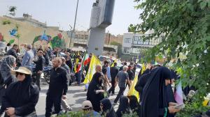 پرچم‌ها بالا، جان‌ها بر کف، فریادها در گلو و پیروز میدان