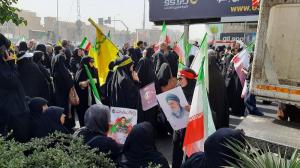 پرچم‌ها بالا، جان‌ها بر کف، فریادها در گلو و پیروز میدان