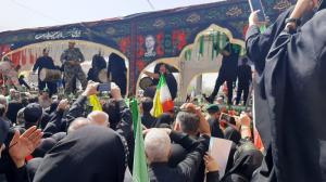 پرچم‌ها بالا، جان‌ها بر کف، فریادها در گلو و پیروز میدان
