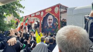 پرچم‌ها بالا، جان‌ها بر کف، فریادها در گلو و پیروز میدان