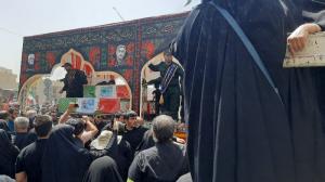 پرچم‌ها بالا، جان‌ها بر کف، فریادها در گلو و پیروز میدان