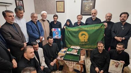 فیلم/ دیدار جامعه قرآنی کشور با خانواده شهید احسان ذاکری 