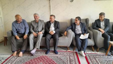 دیداربنیاد شهید و مدیر آب و فاضلاب  با پدر شهید والامقام علیرضا زارعیان