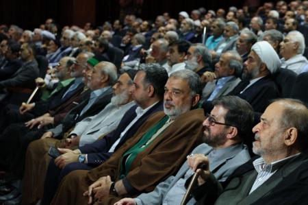 شهامت رهبری در مواجهه با دشمن برگرفته از فرهنگ عاشورا است