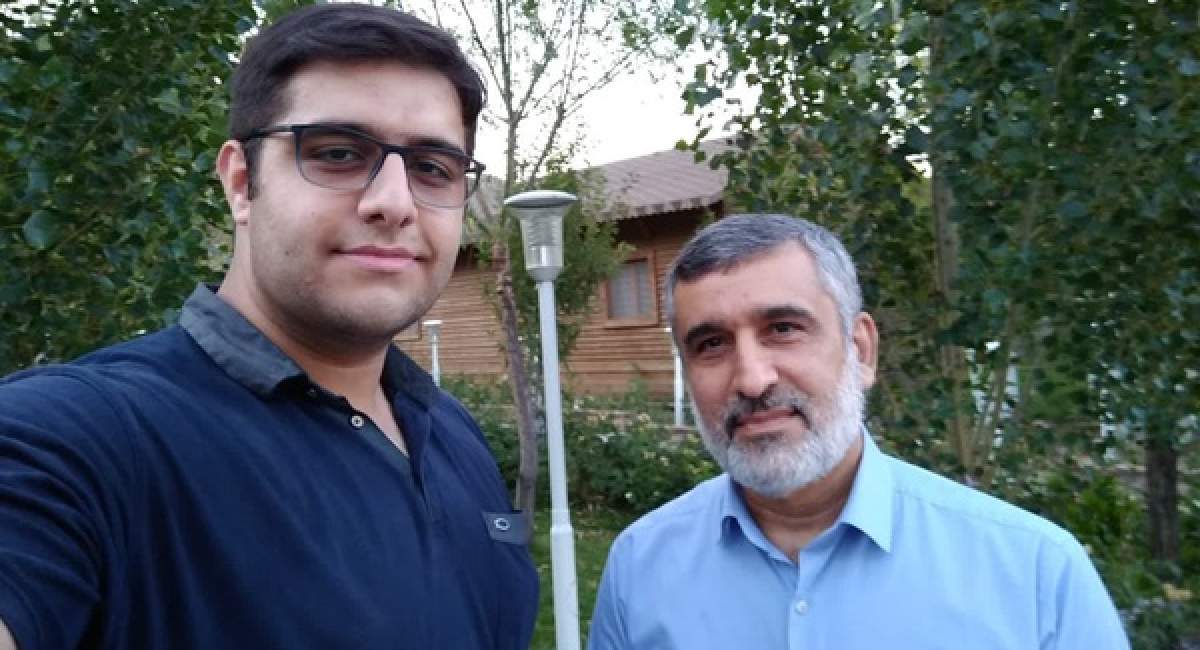 سلفی شهادت ۱ دهه هشتادی با سردار حاجی زاده/عکس