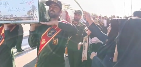 استقبال از چهار شهید گمنام در فرودگاه ایلام و مویه سوزناک مادر شهید جاوید الاثر "نورمحمد بابایی"