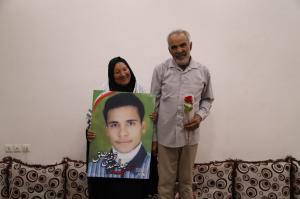 دیدار گروه جهادی ایثارگران با خانواده شهید بوشهری