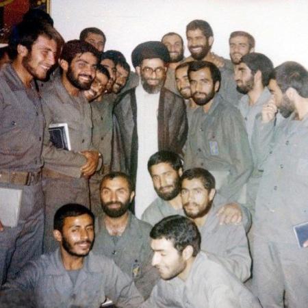 عکس تاریخی فرماندهان شهید دفاع مقدس در کنار امام خامنه‌ای 