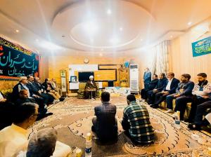 دیدار هیئت رهروان شهدای خوزستان از خانواده شهید صنایع فولاد اهواز