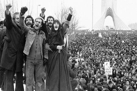 ایستادگی در آستانه‌ی فجر