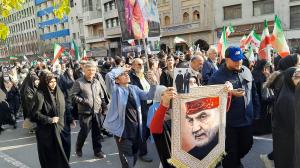 گزارش مصور از حماسه بصیرت‌مندانه ۲۲ دی و حضور دشمن‌شکن تهرانی‌ها/تصاویر